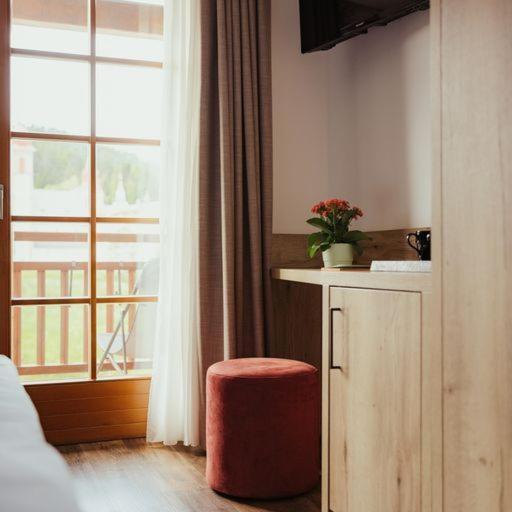 Hotel Leonard ノーヴァ・ポネンテ エクステリア 写真